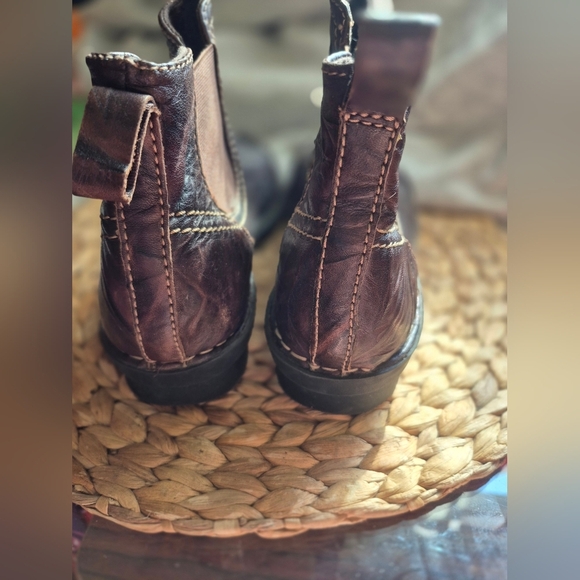 Clarks Bendables Brown Crinkle Leather Ankle Boots Booties Slip On Womens 8.5 M - Picture 3 of 5